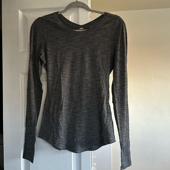 Lululemon long sleeve top - Picture 1 of 4